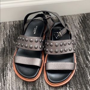 NEVER WORN COACH dad sandal size 37.5